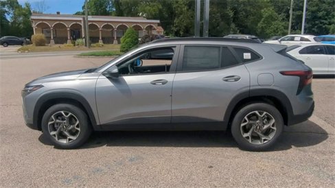 New 2025 Chevrolet Trax LT w/ Driver Confidence Package image 5