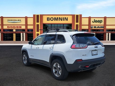 Used 2019 Jeep Cherokee Trailhawk w/ Cold Weather Group image 4