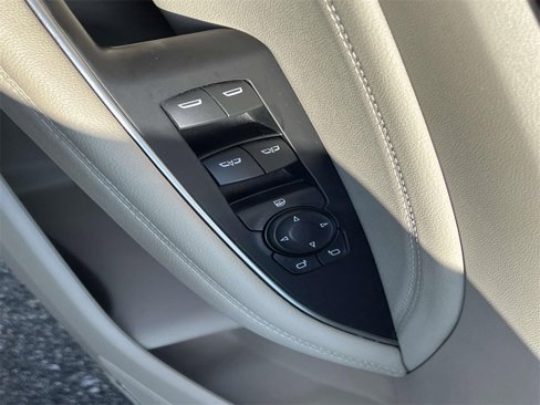 Used 2018 Buick Regal Essence w/ Driver Confidence Package #1 image 13