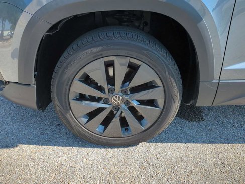 Used 2022 Volkswagen Taos S image 32