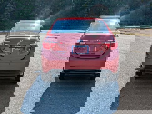 Used 2018 Toyota Corolla LE image 5