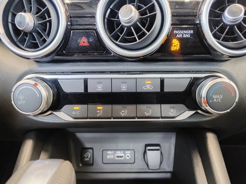 Used 2025 Nissan Sentra SV image 20