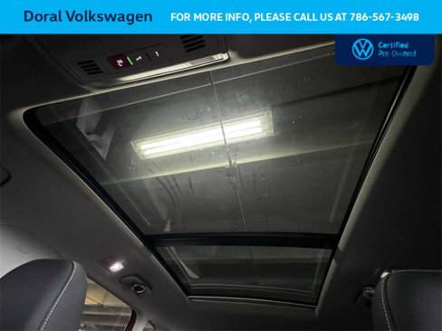 Used 2023 Volkswagen Taos SE w/ Panoramic Sunroof Package image 17