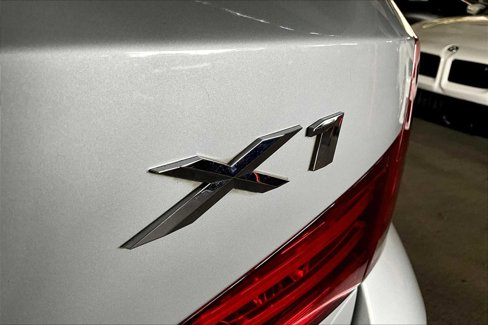 Used 2015 BMW X1 sDrive28i image 9