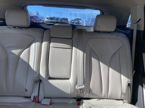 Used 2019 Lincoln Nautilus Reserve image 9