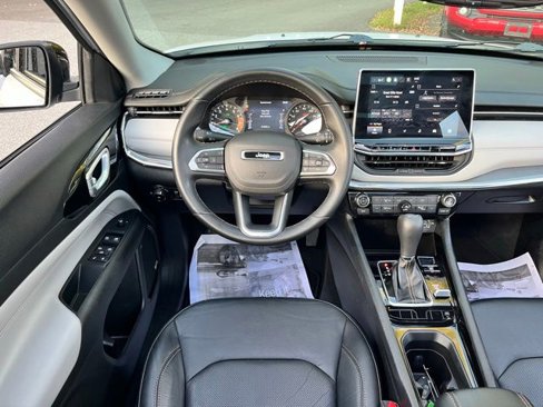Used 2022 Jeep Compass Limited w/ Sun and Sound Group image 24