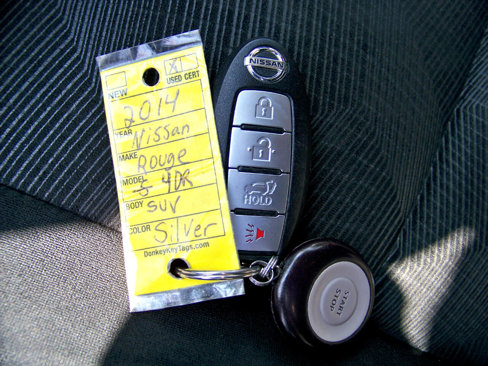 Used 2014 Nissan Rogue SV image 15