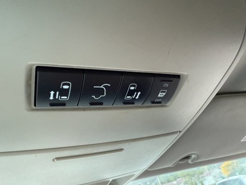 Used 2015 Dodge Grand Caravan SXT w/ UConnect Hands-Free Group image 21
