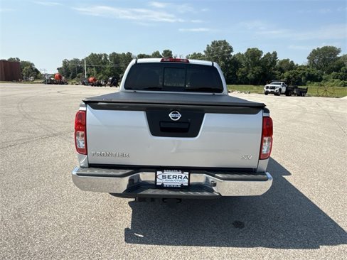 Used 2014 Nissan Frontier SV image 12