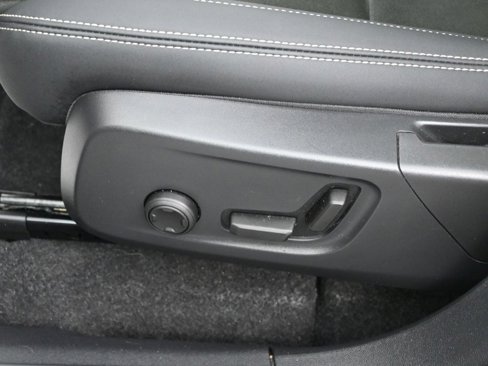 Certified 2023 Volvo XC40 Recharge Ultimate image 12
