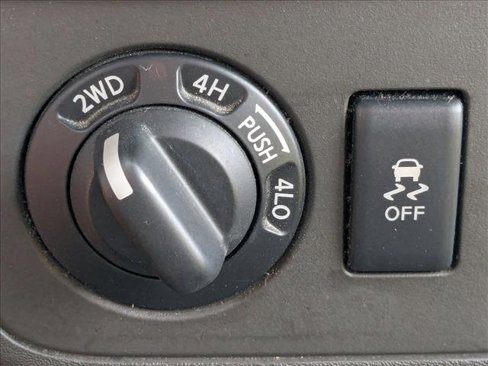 Used 2012 Nissan Frontier SV w/ SV Premium Utility Pkg image 18