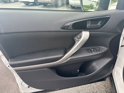 Used 2020 Mitsubishi Eclipse Cross ES image 14