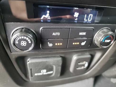 Used 2023 Buick Enclave Premium image 33