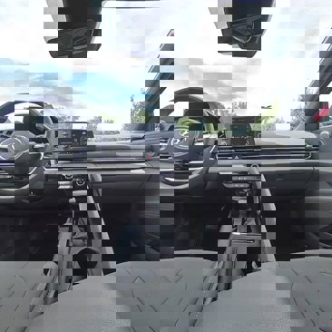 Certified 2023 Hyundai Elantra SEL image 24