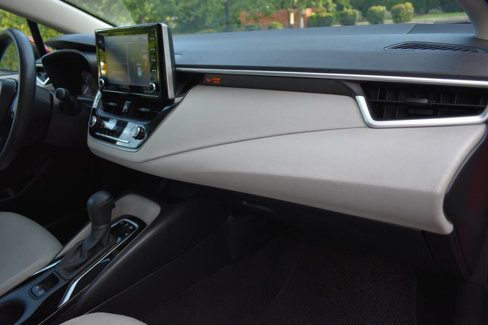 Used 2021 Toyota Corolla LE image 20