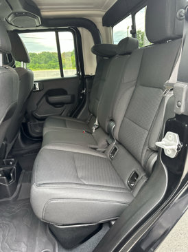 Used 2022 Jeep Gladiator Sport image 11