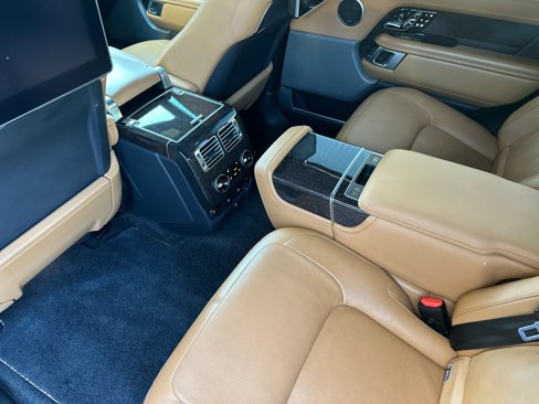 Used 2018 Land Rover Range Rover Long Wheelbase Autobiography image 6