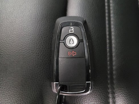 Used 2024 Ford Edge SEL image 32