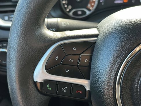 Used 2021 Jeep Renegade Sport image 13