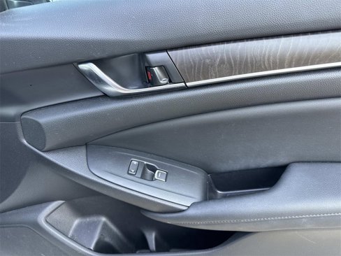 Used 2020 Honda Accord EX image 14