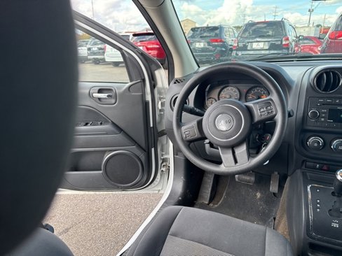 Used 2016 Jeep Compass Sport w/ Power Value Group image 16