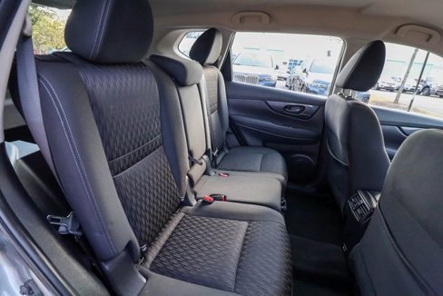 Used 2020 Nissan Rogue S image 49