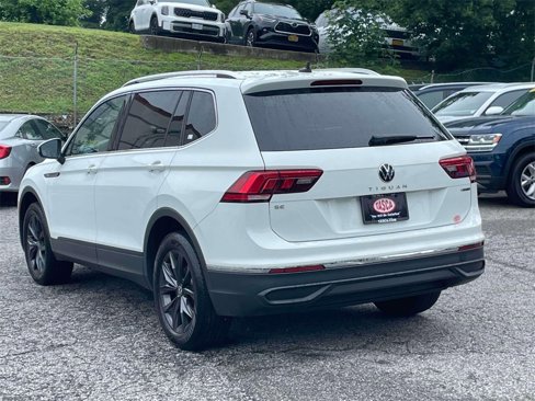 Certified 2022 Volkswagen Tiguan SE image 8