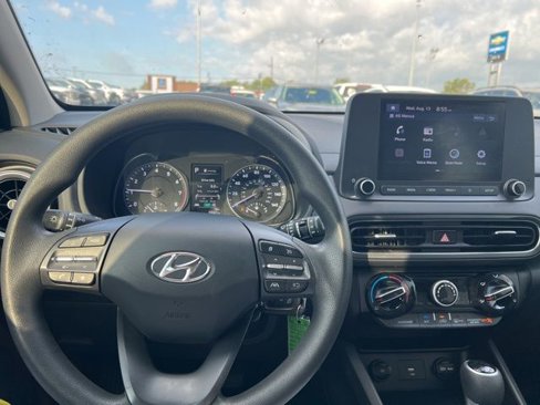 Used 2022 Hyundai Kona SE image 13