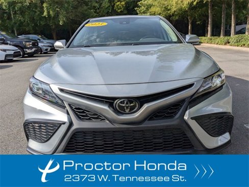 Used 2023 Toyota Camry SE image 3
