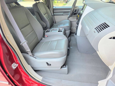 Used 2008 Dodge Grand Caravan SXT image 33
