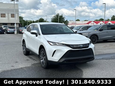 Used 2024 Toyota Venza LE image 1