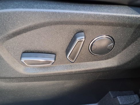 Used 2018 Ford Edge Titanium image 34