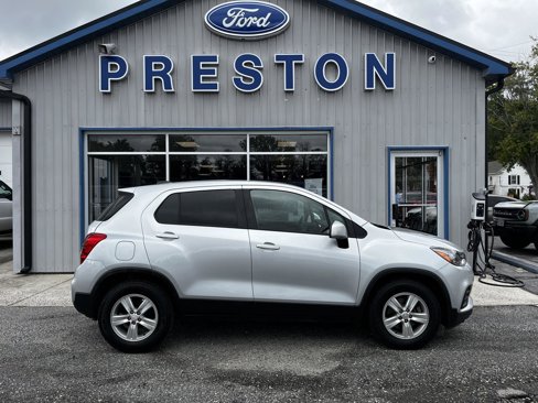 Used 2020 Chevrolet Trax LS w/ Tint and Cruise Package image 5