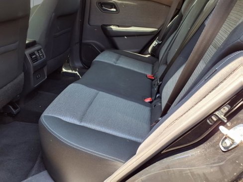 Used 2021 Nissan Rogue SV image 8