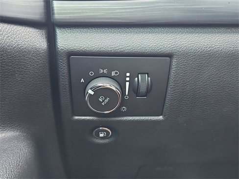 Used 2020 Jeep Grand Cherokee Altitude image 25
