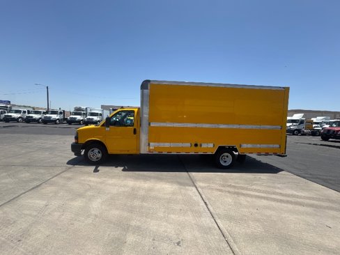 Used 2022 GMC Savana 3500 Extended w/ Power Convenience Package image 4