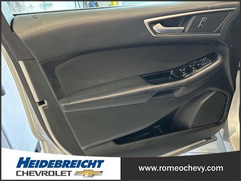 Used 2015 Ford Edge SEL image 16
