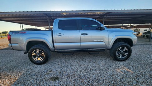 Used 2019 Toyota Tacoma TRD Sport image 12