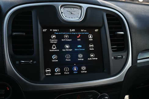 Used 2022 Chrysler 300 Touring w/ Sport Appearance Package image 8