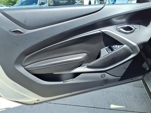 Used 2018 Chevrolet Camaro SS image 17