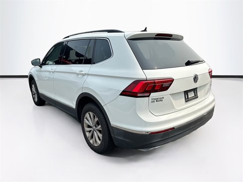 Used 2018 Volkswagen Tiguan SE image 2