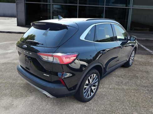 Used 2021 Ford Escape Titanium image 5