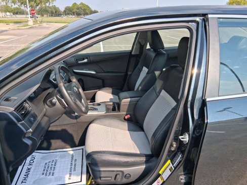 Used 2012 Toyota Camry SE image 10