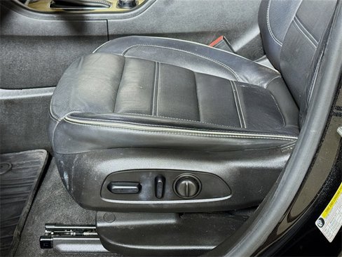 Used 2018 GMC Acadia Denali image 18