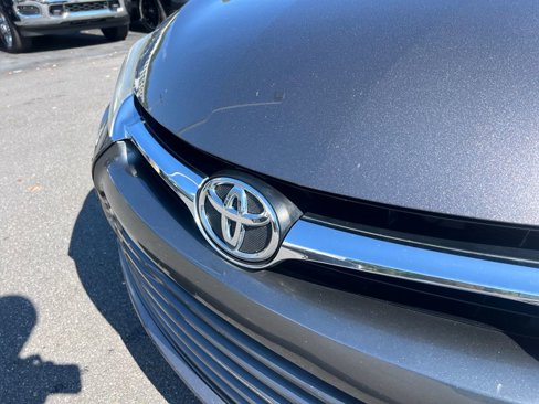 Used 2017 Toyota Camry LE image 6