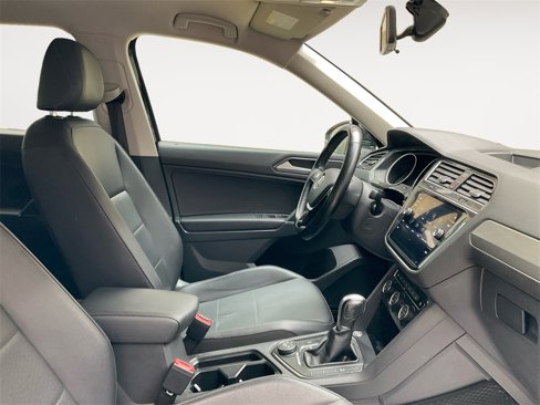 Used 2018 Volkswagen Tiguan SE image 15