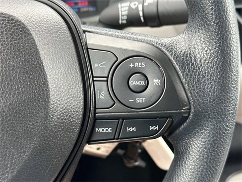 Used 2022 Toyota Corolla LE image 23