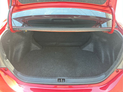Used 2018 Toyota Corolla LE image 17