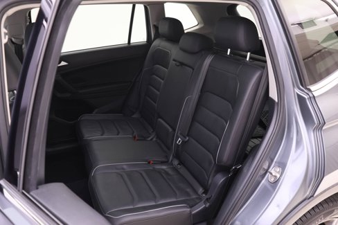 Used 2019 Volkswagen Tiguan SEL Premium image 9