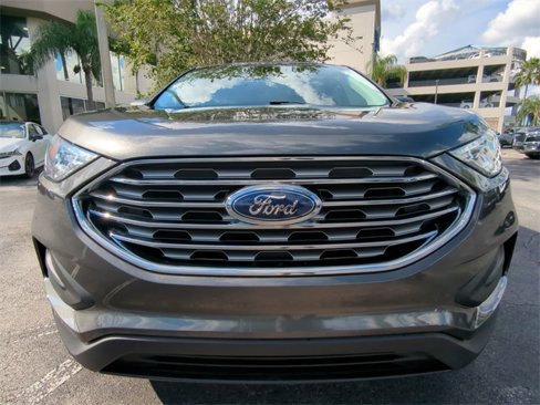 Used 2020 Ford Edge SE image 3